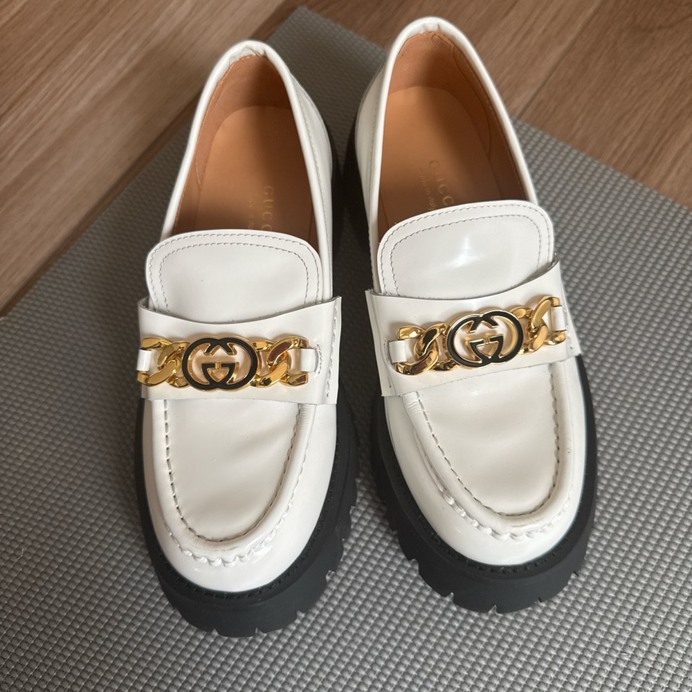 Gucci Women's Cream Leather Loafers with Gold Detail